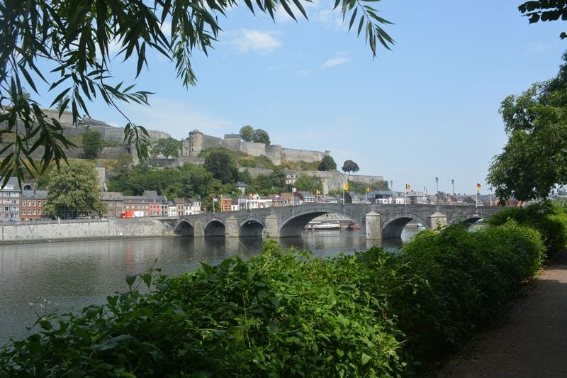 "File:Namur Citadelle Meuse-PontdeJambes.jpg" by NEW - Namur is licensed under CC BY-SA 4.0 - Source = https://upload.wikimedia.org/wikipedia/commons/5/5f/Namur_Citadelle_Meuse-PontdeJambes.jpg La citadelle de Namur au-dessus de la Meuse
